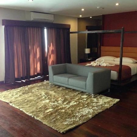 One Manalo Place Puerto Princesa Екстериор снимка