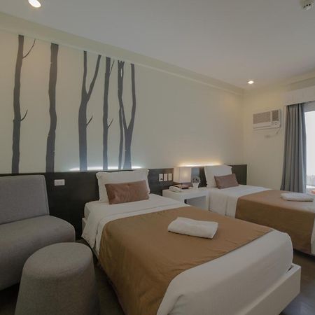One Manalo Place Puerto Princesa Екстериор снимка