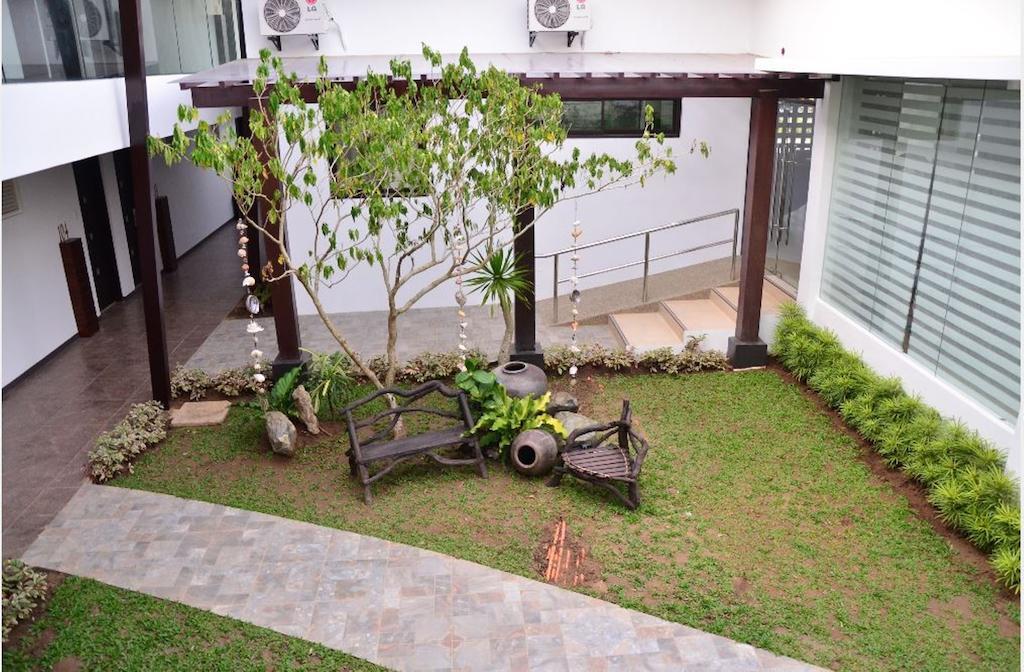 One Manalo Place Puerto Princesa Екстериор снимка