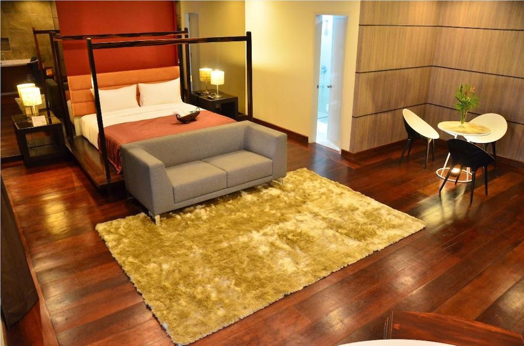 One Manalo Place Puerto Princesa Екстериор снимка