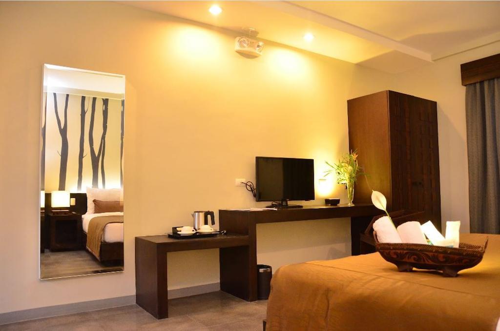 One Manalo Place Puerto Princesa Екстериор снимка