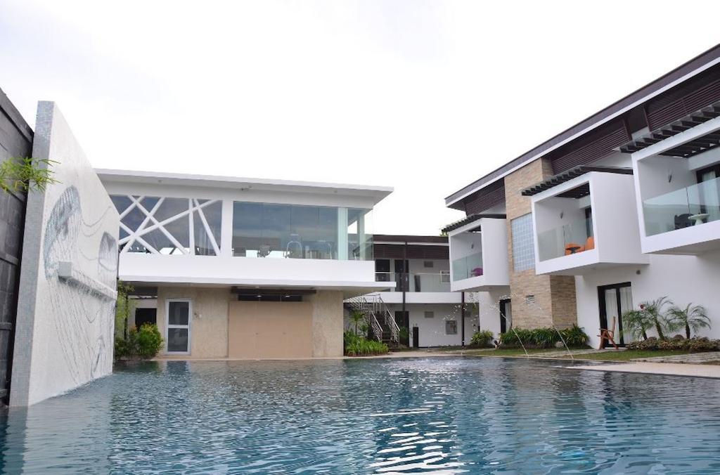 One Manalo Place Puerto Princesa Екстериор снимка