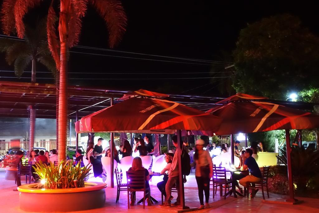One Manalo Place Puerto Princesa Екстериор снимка