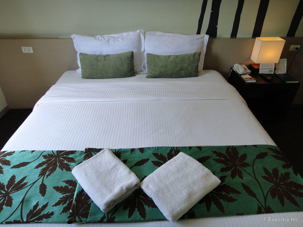 One Manalo Place Puerto Princesa Екстериор снимка