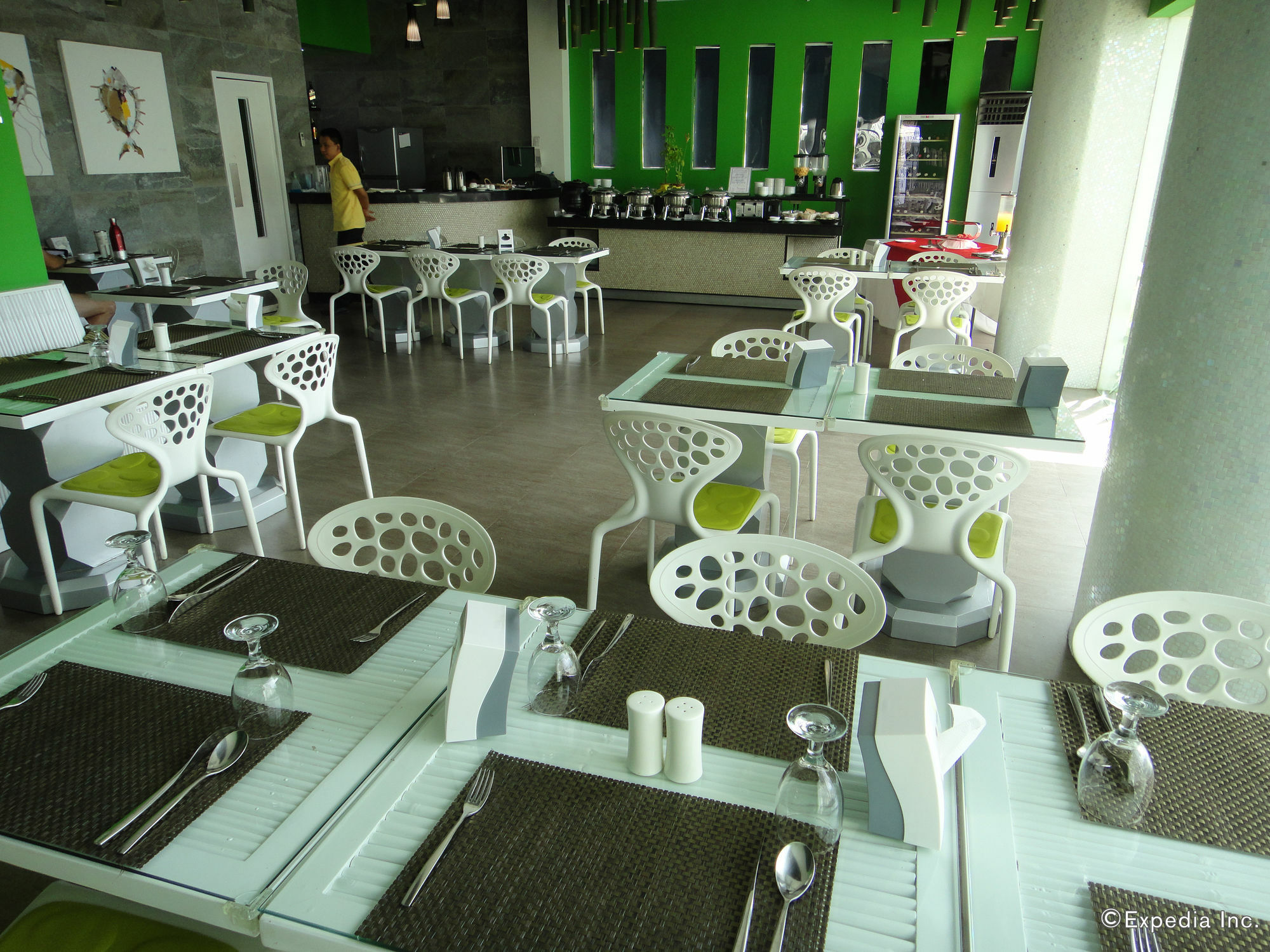 One Manalo Place Puerto Princesa Екстериор снимка